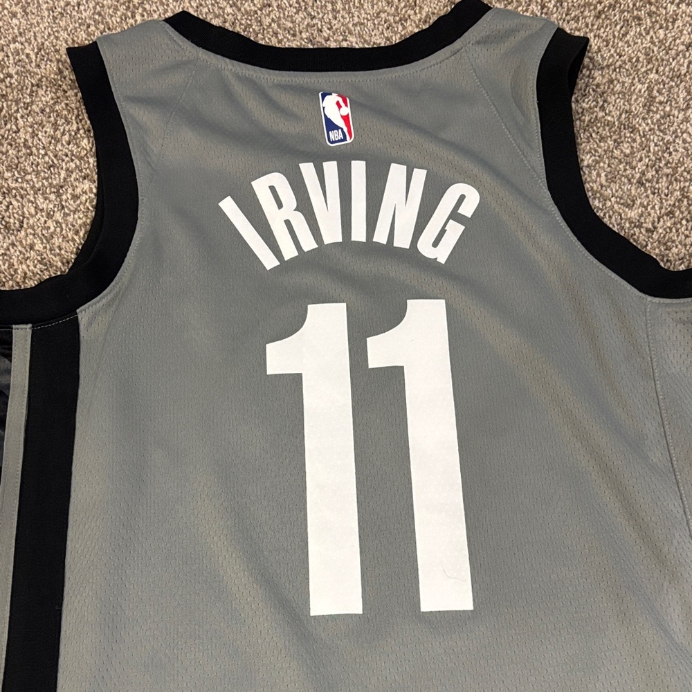 Nike Gray Basketball Jerseys Durant & Irving - Picture 4 of 7